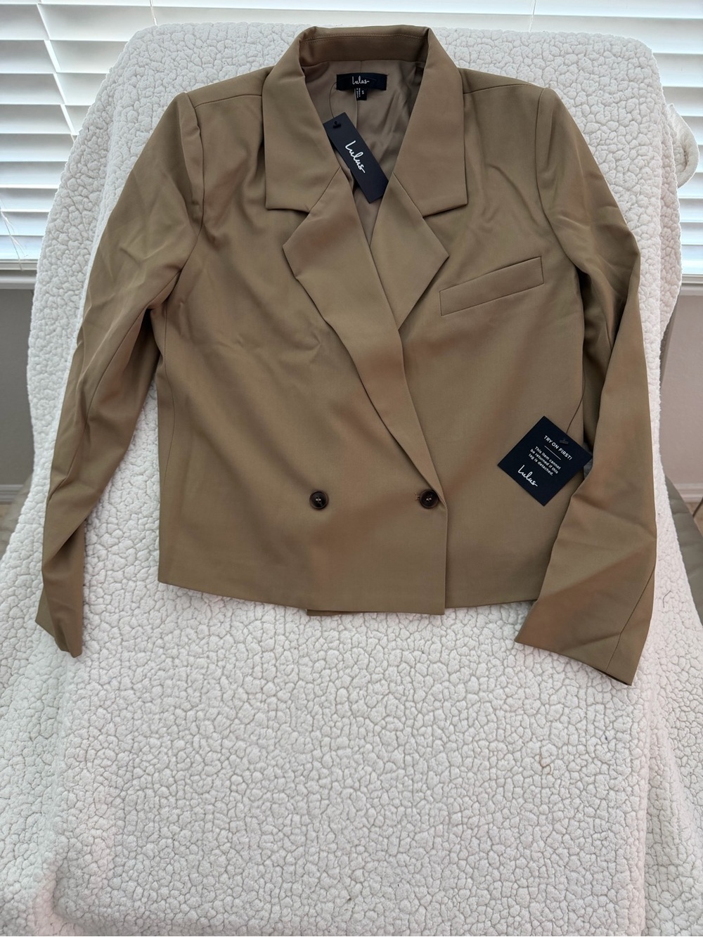 Lulu's Cropped Olive Double-Breasted Blazer - Picture 5 of 6